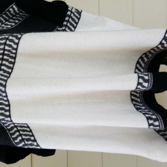 Old Navy (2016) Soft Warm Cowl Neck Poncho Sweater (XL-XXL) - Picture 6 of 11